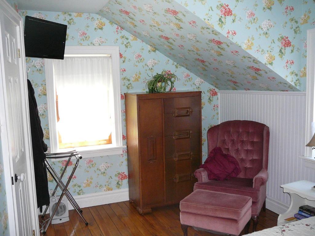 Gables Bed & Breakfast Stayner Номер фото