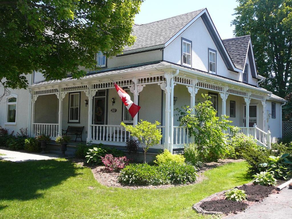 Gables Bed & Breakfast Stayner Экстерьер фото
