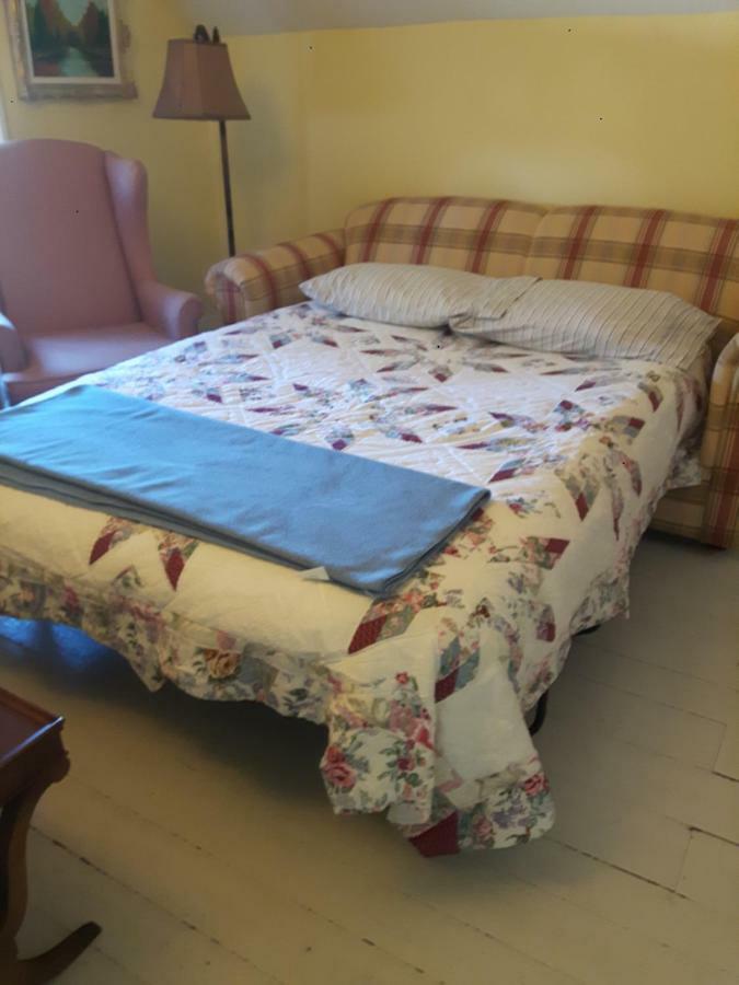 Gables Bed & Breakfast Stayner Экстерьер фото